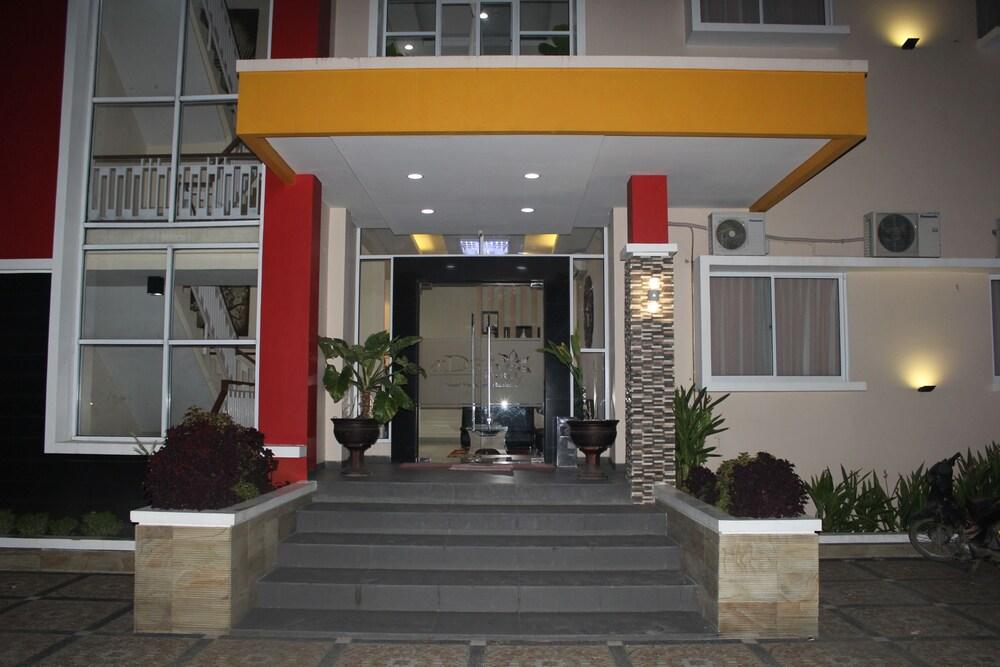 New D'Dhave Hotel Padang  Exterior foto