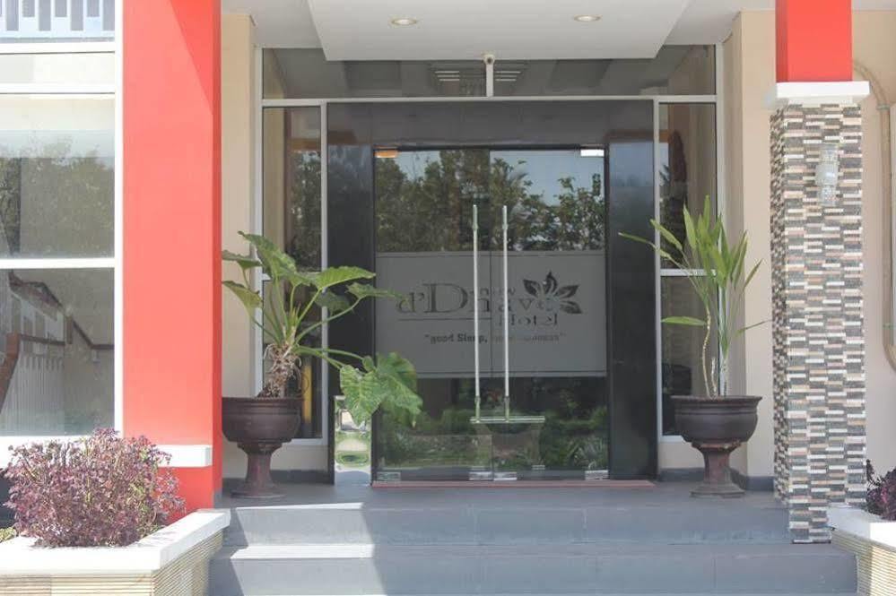 New D'Dhave Hotel Padang  Exterior foto
